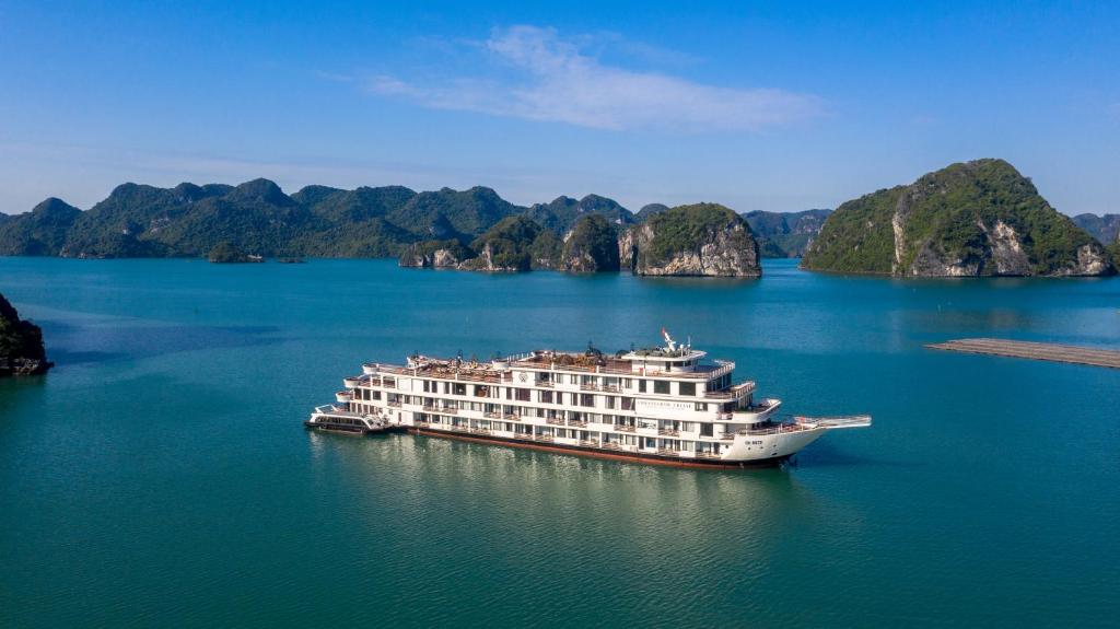 Halong Bay overnight cruise