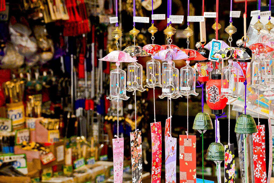 souvenirs in Hanoi souvenirs in Hanoi