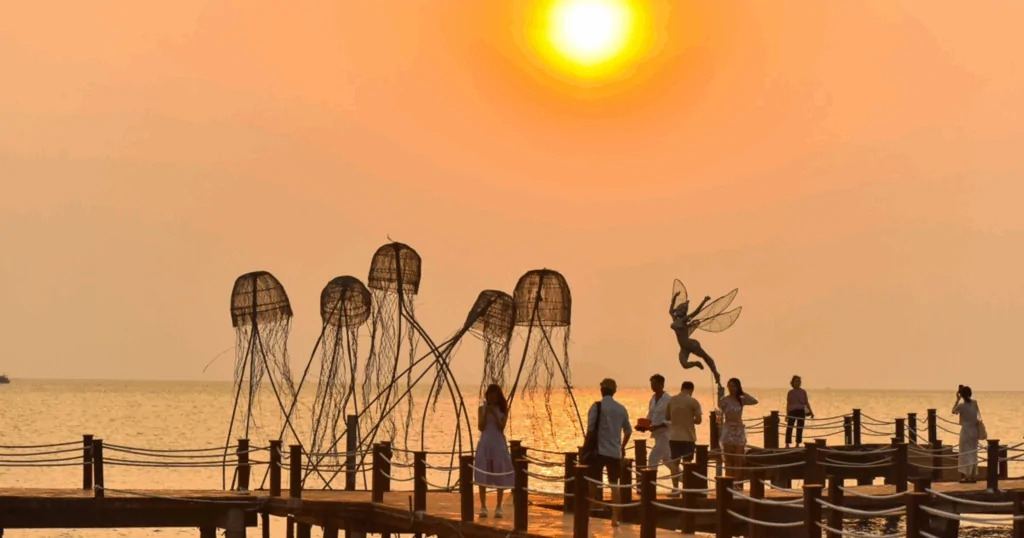 Sunset Senato Beach Club Phu Quoc