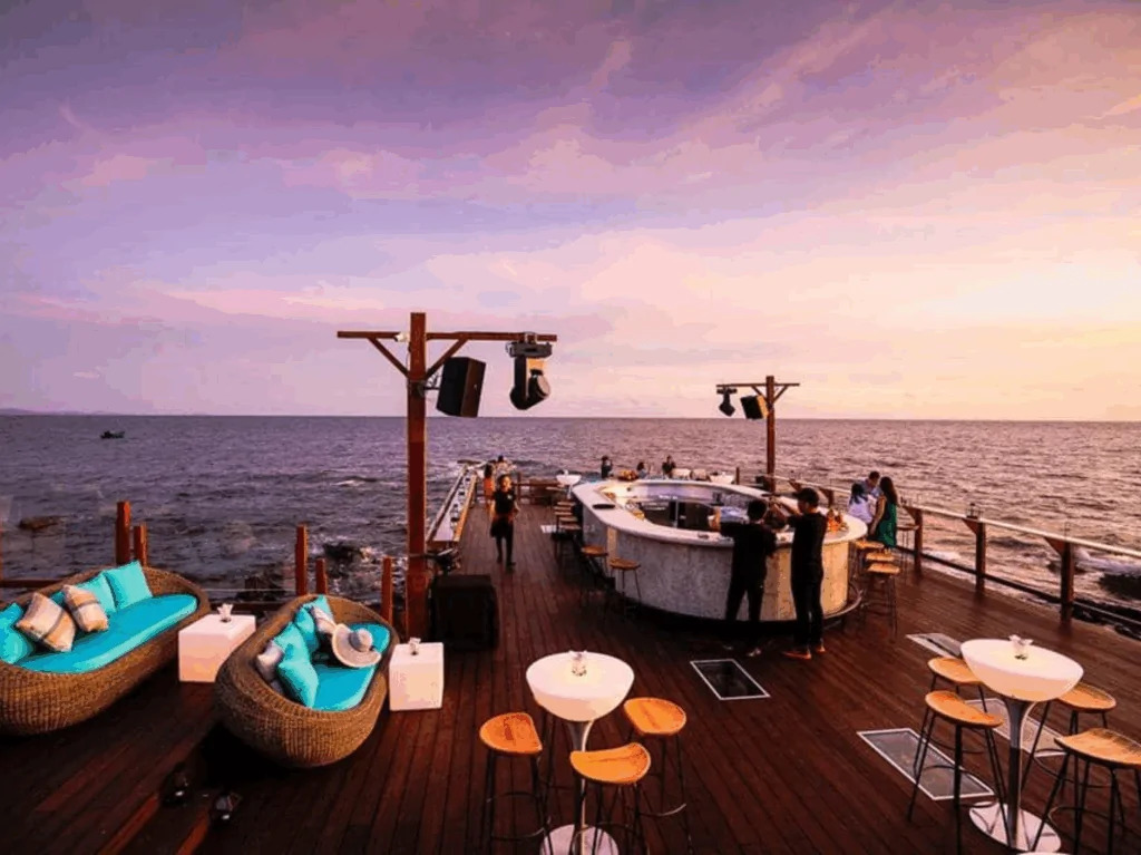 Sunset Senato Beach Club Phu Quoc