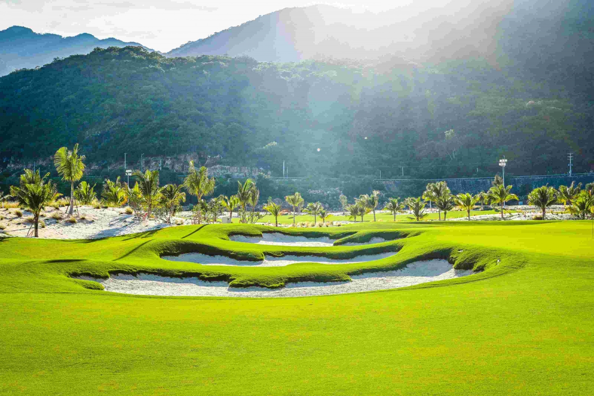 Anara Binh Tien golf course