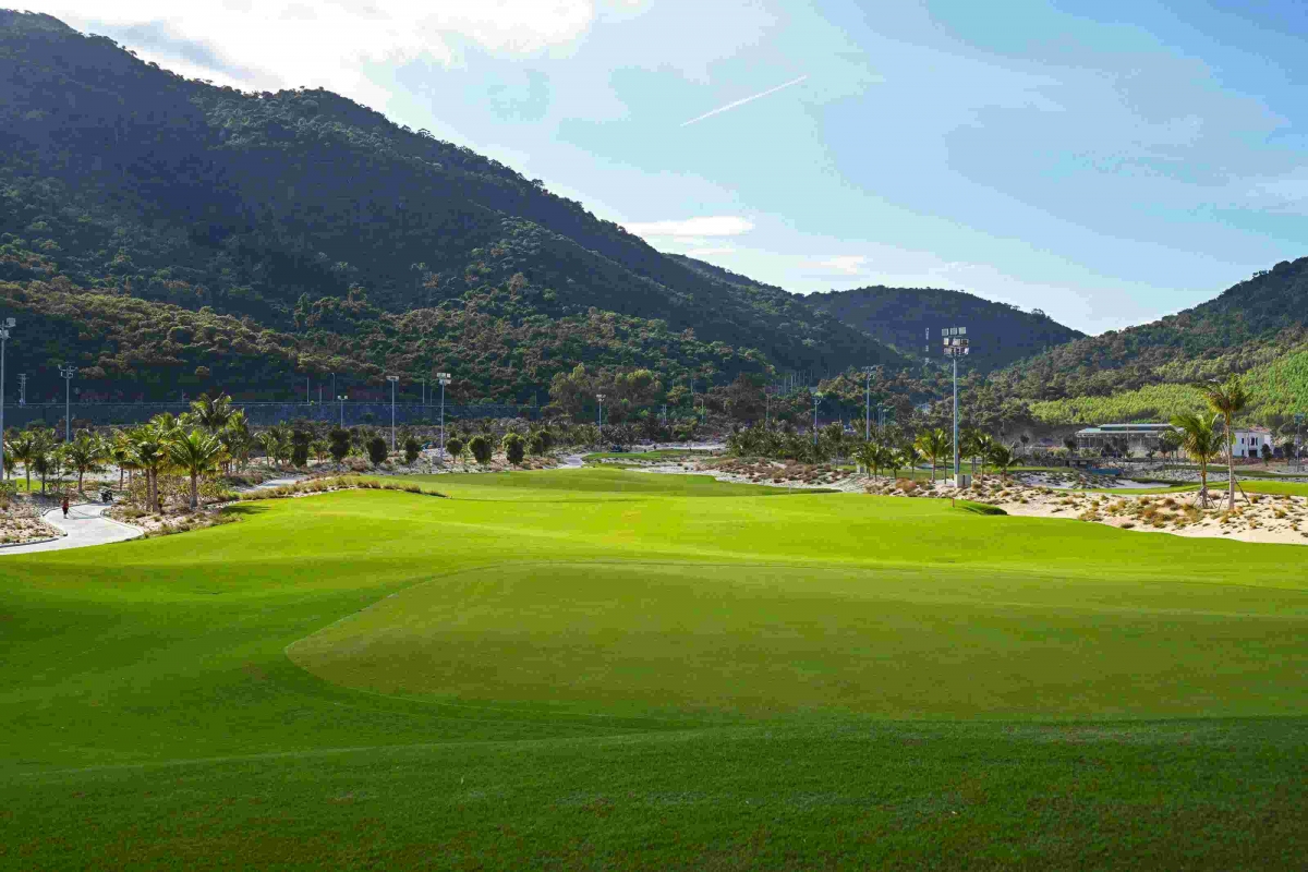 Anara Binh Tien golf course