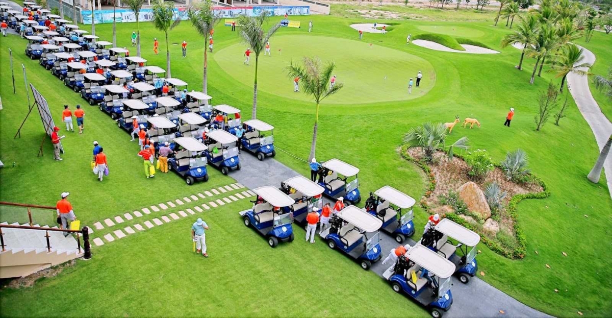 Diamond Bay golf villas