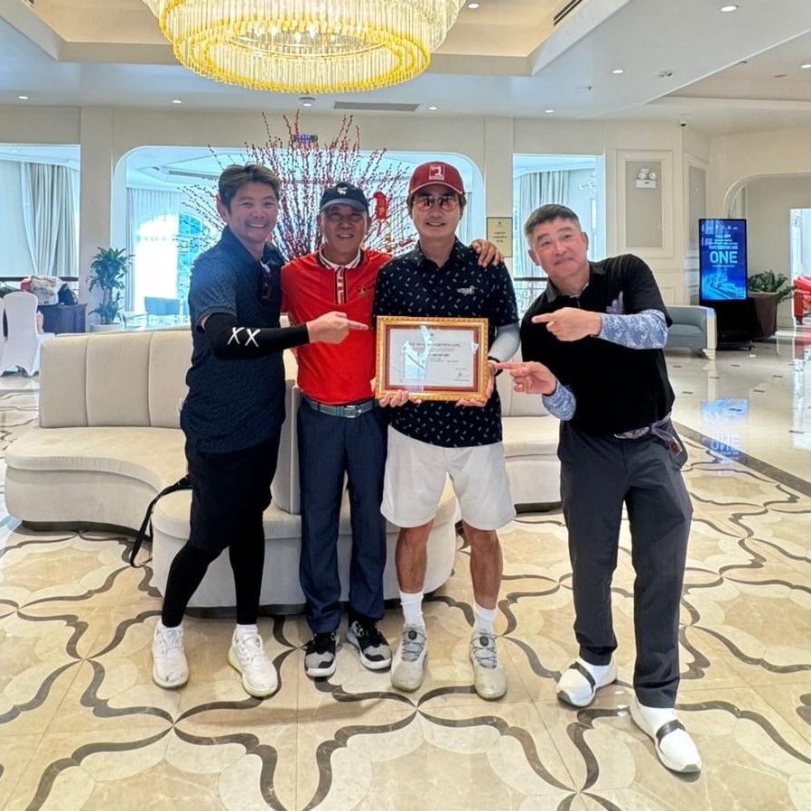 Hole-in-one Hole-in-one