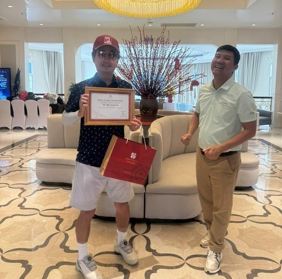 Hole-in-one Hole-in-one
